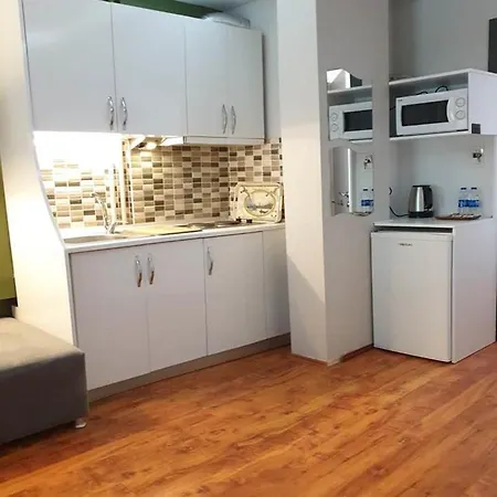 Yez Boutique Hotel מלון