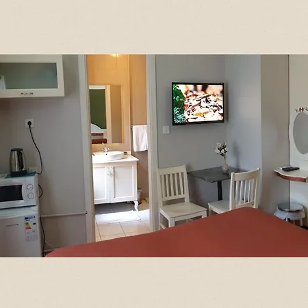 מלון Yez Boutique Hotel 3*