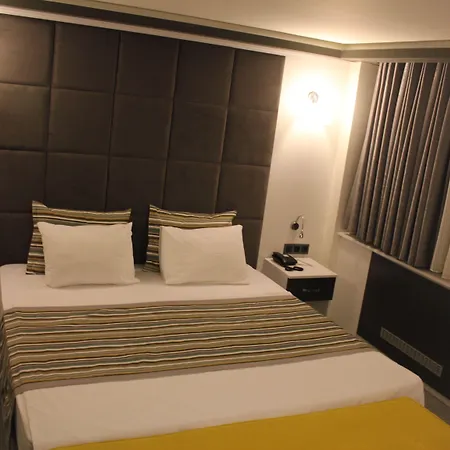 Yez Boutique Hotel מלון