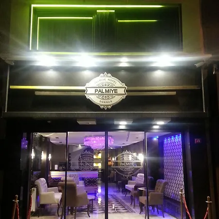 Yez Boutique Hotel מלון 3*