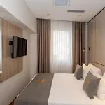 Yez Boutique Hotel 3*