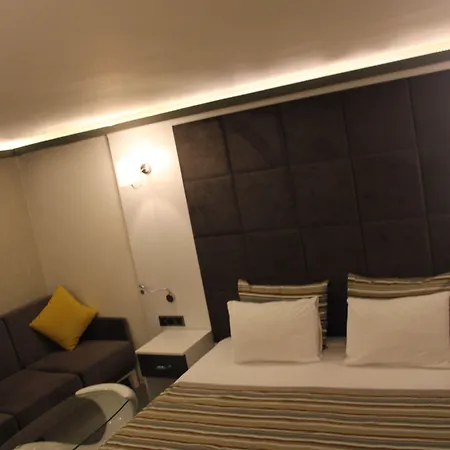 Yez Boutique Hotel Hotel 3*